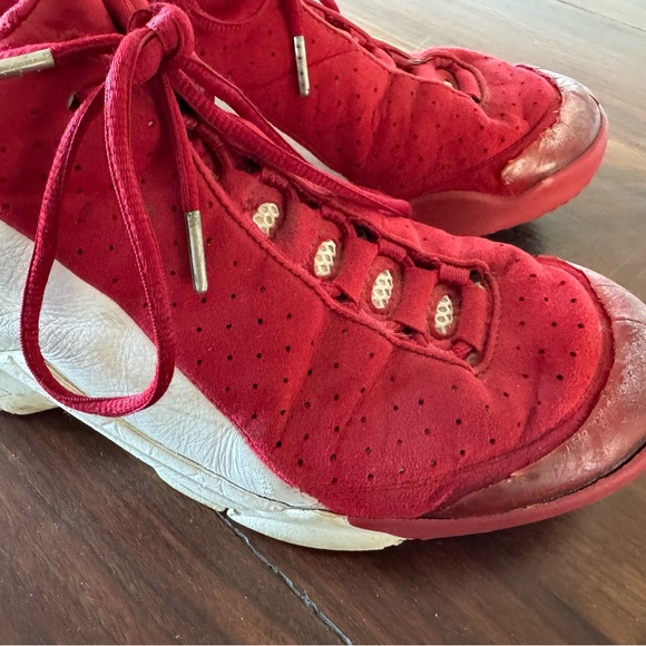 Late 90’s Michael Jordan Basketball Shoes, Red and White, Size 9.5 - Picture 7 of 8